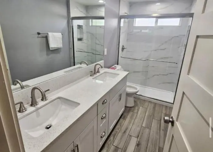 Phx Airport 9br, 7ba, Bbq, Events And Pets Allowed Villa *