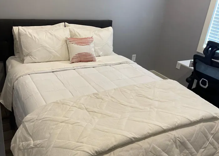 Villa Phx Airport 9br, 7ba, Bbq, Events And Pets Allowed